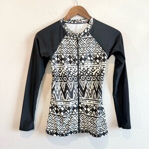 AXESSEA Women’s Long Sleeve Rash Guard Swim Shirt Black White Tribal Print 4